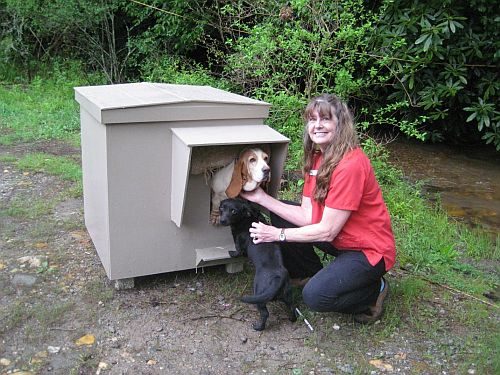 Habitat for Hounds is all about getting warm, insulated dog houses to dogs in need. Or, pay a pittance and get detailed plans to build your own.